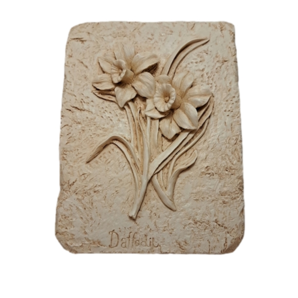 Daffodils - Decor - Polyresin Wall Plaque - Raised Detailing - 7-3/4" H x 6" W
